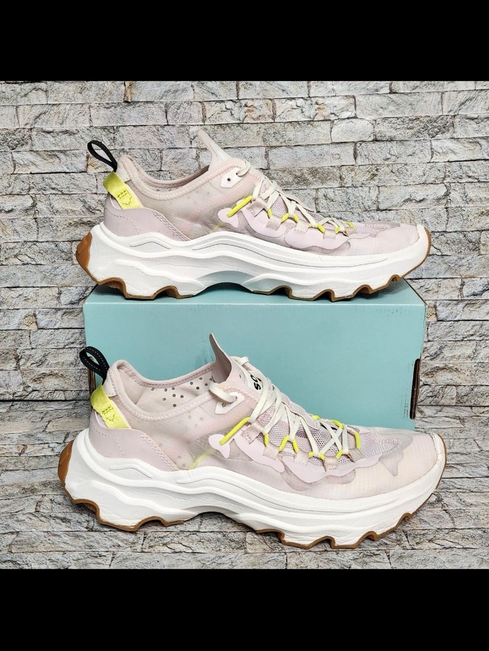 SOREL Kinetic Breakthru Tech Lace Sneakers Chalk/Eraser Pink Womens Sz 12